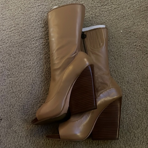 Beautiful soft tan leather Leon Max Peep toe booties - Picture 1 of 4